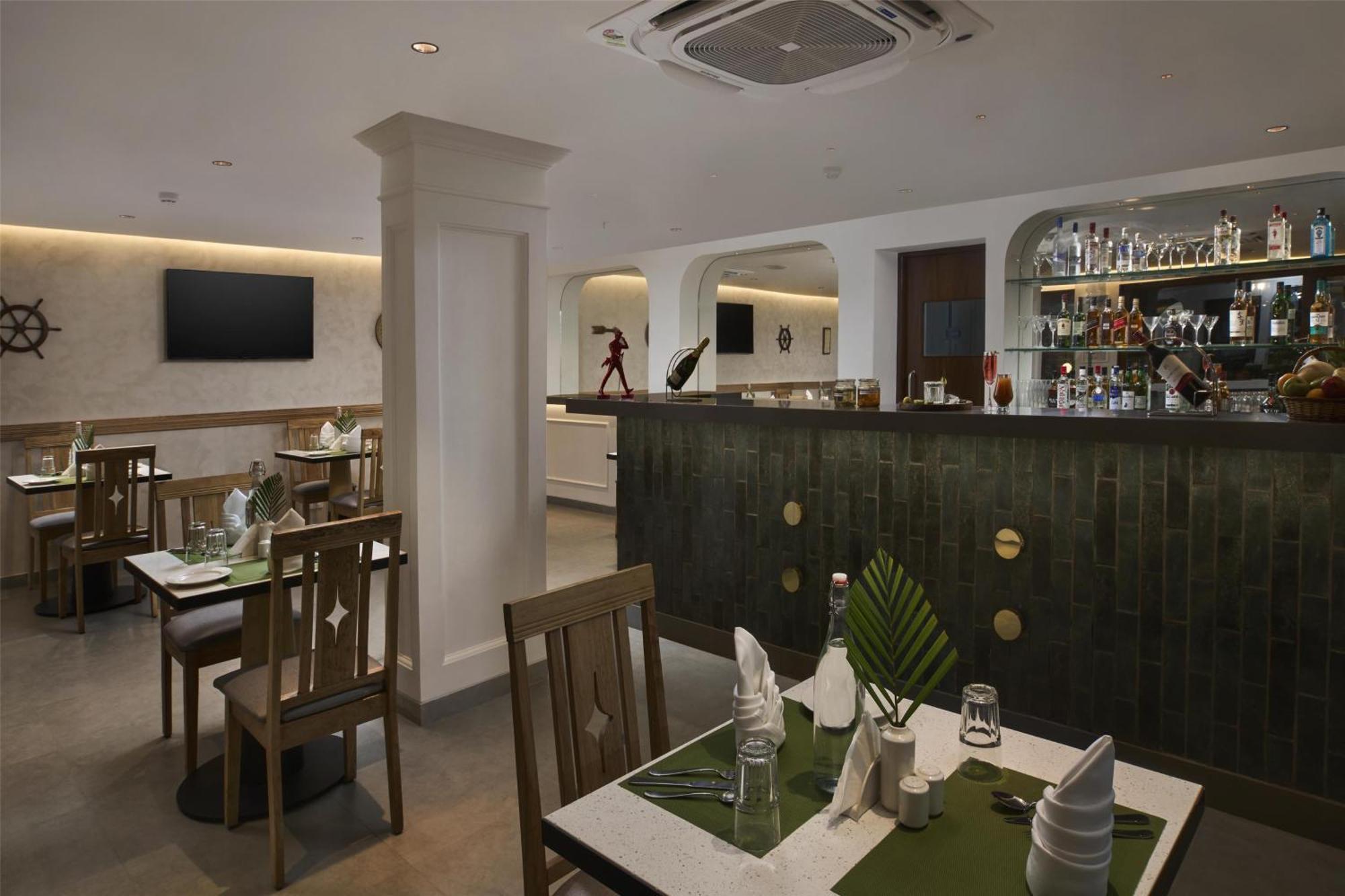 Radisson Goa Кандолим Экстерьер фото